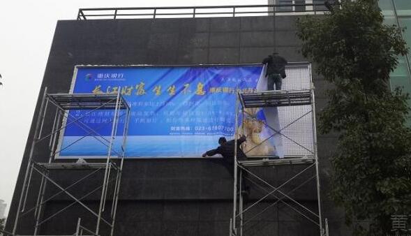 怎么選擇鄭州鋁合金框軟膜燈箱廠家?